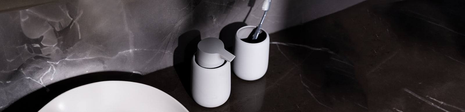 Dispensers & Tumblers - Modern Quests