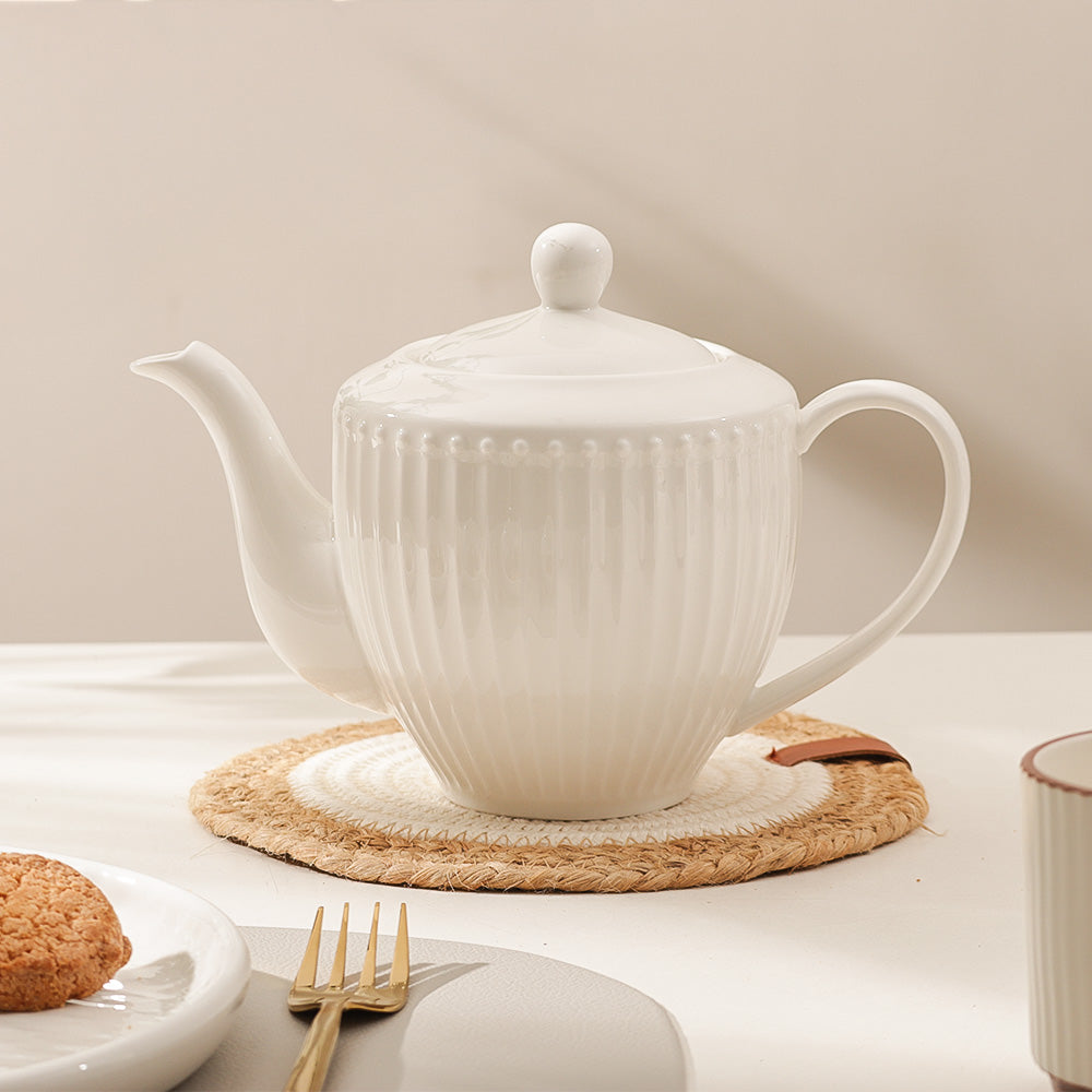 Aria Ceramic Teapot 900ml - White