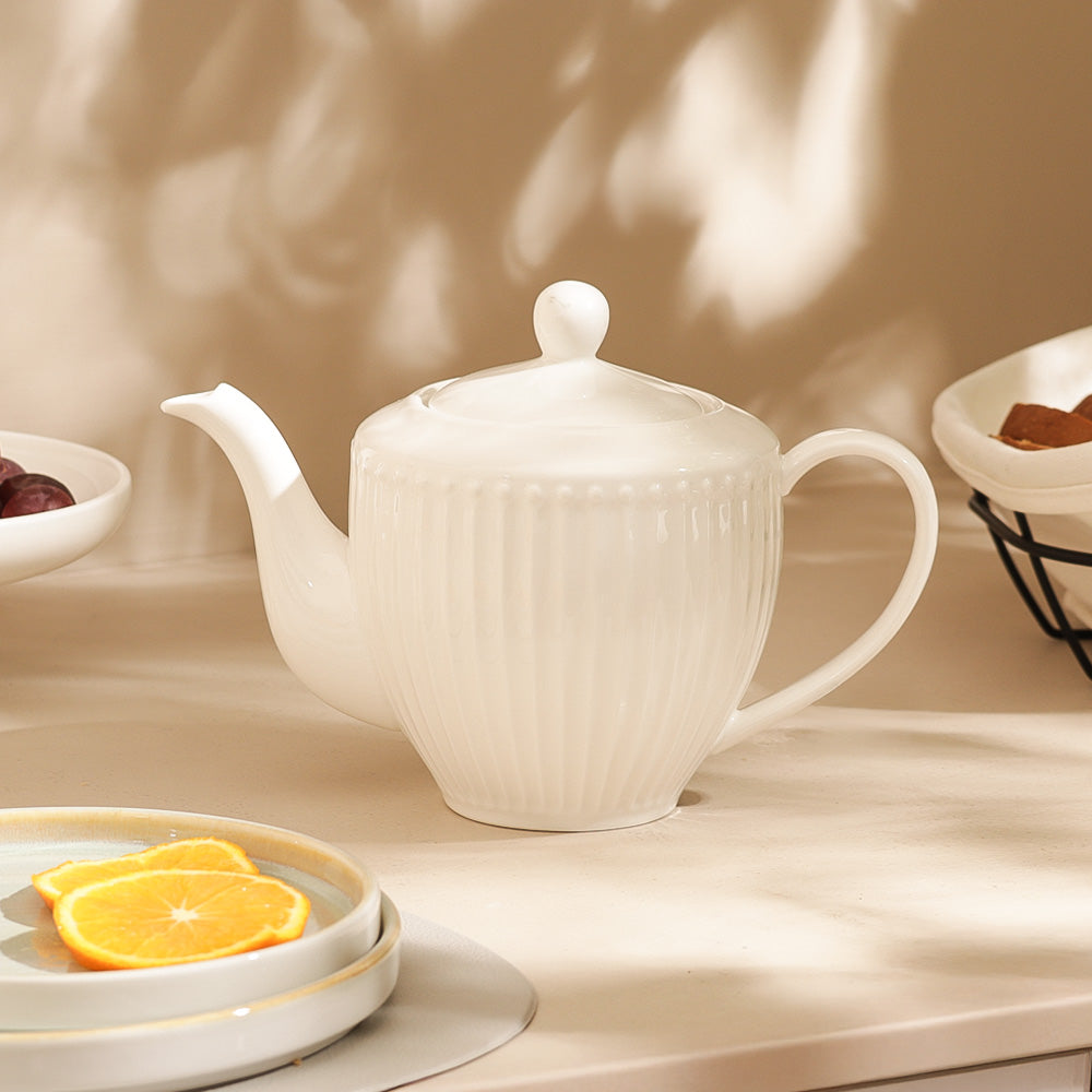 Aria Ceramic Teapot 900ml - White