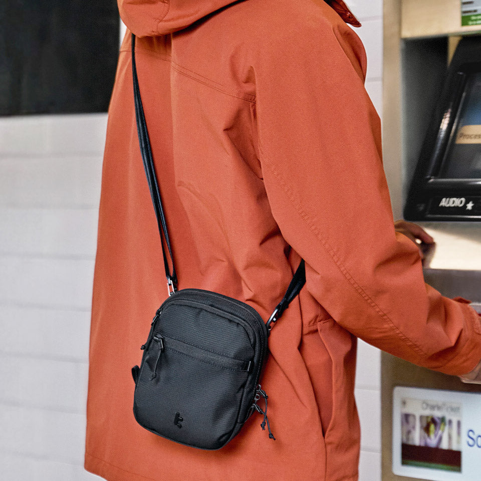 Aviator Travel Crossbody Bag - Black