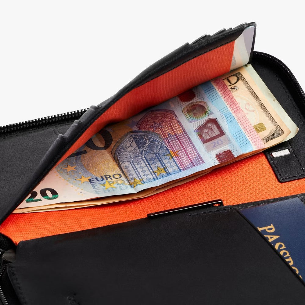 Carryology Essentials Travel Folio - Black Ash