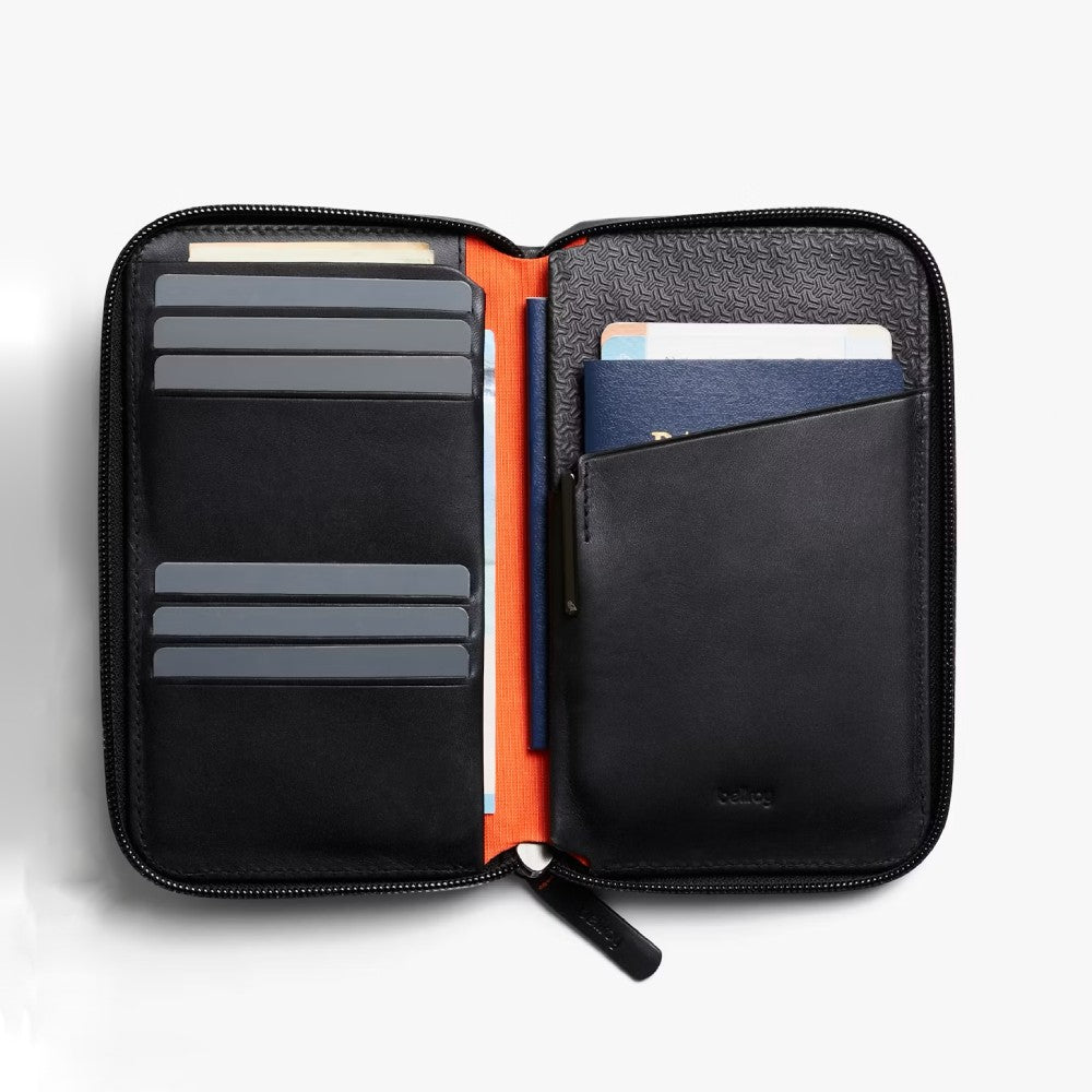 Carryology Essentials Travel Folio - Black Ash