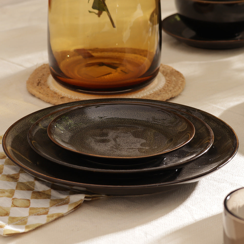 Caspian Quarter Plate - Speckled Clove