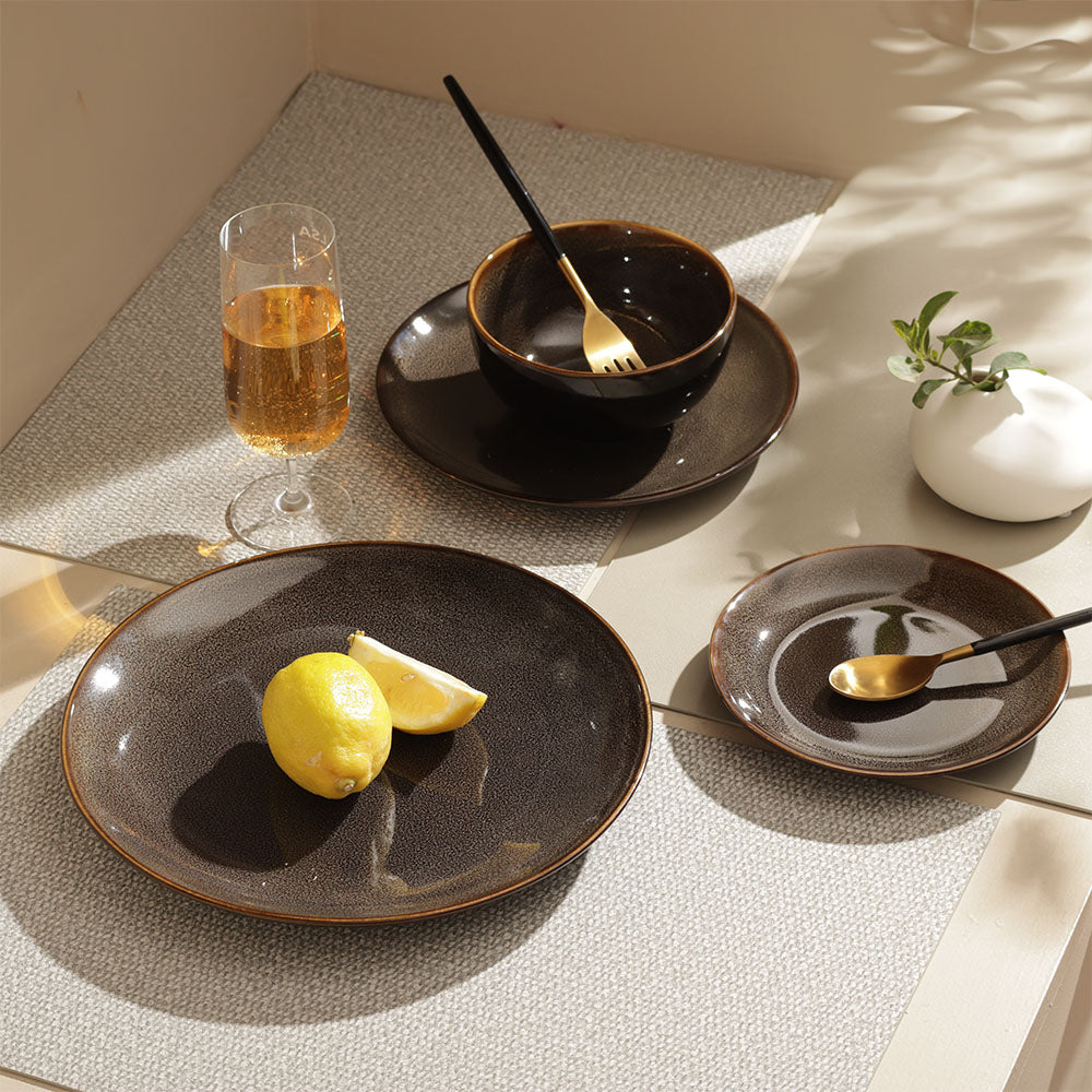 Caspian Quarter Plate - Speckled Clove