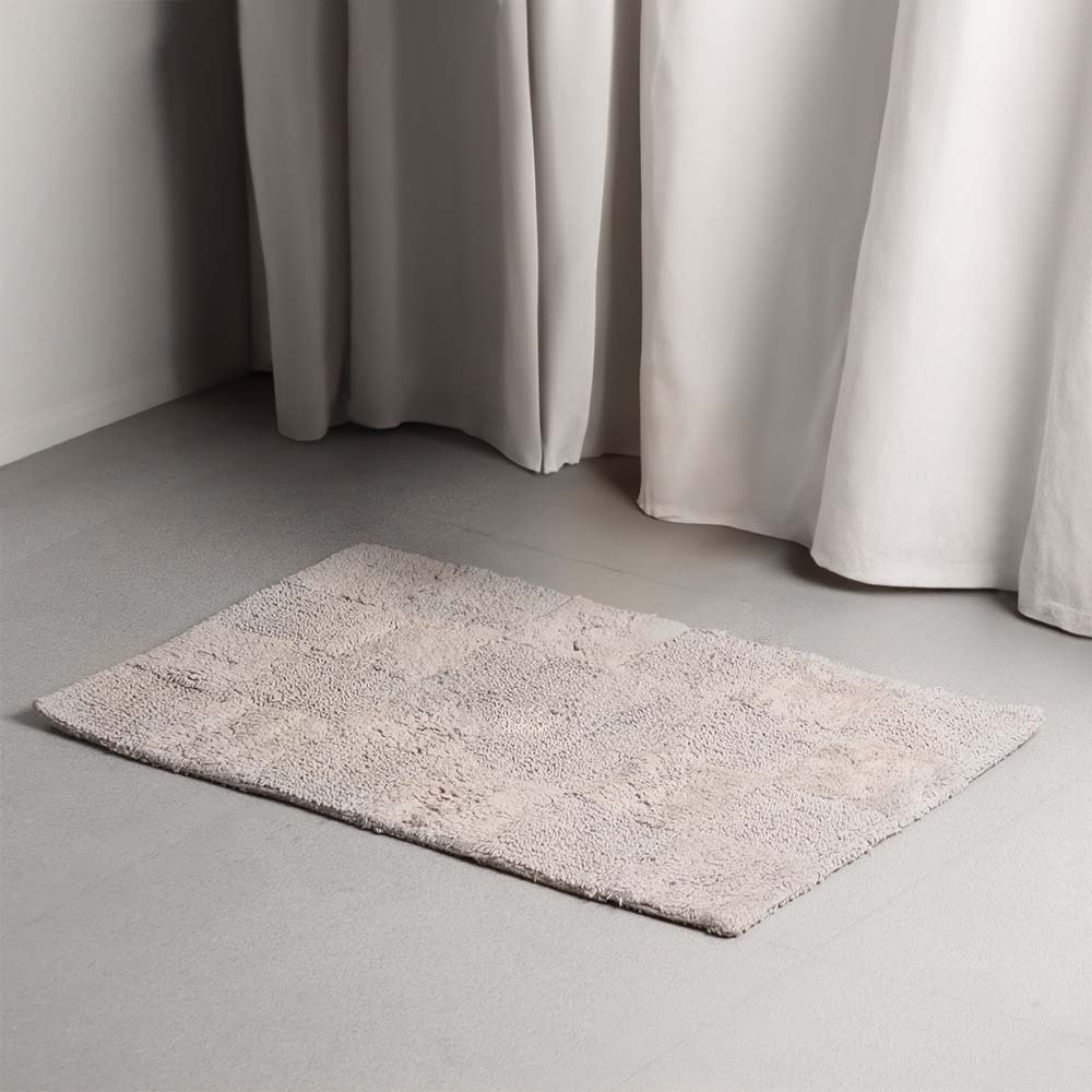 Checkered Reversible Tufted Bathmat - Light Grey