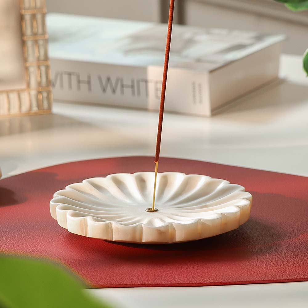 Daisy Marble Incense Holder - White