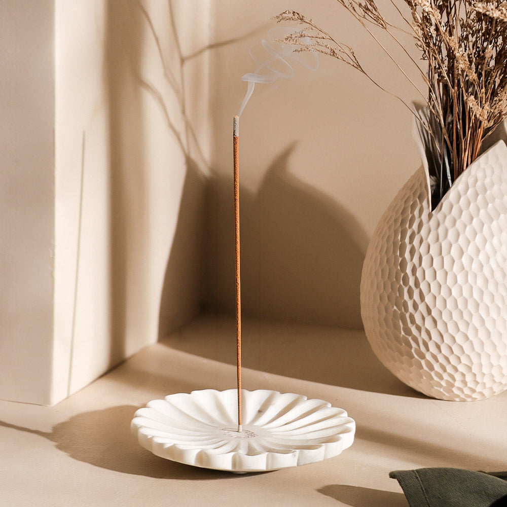 Daisy Marble Incense Holder - White