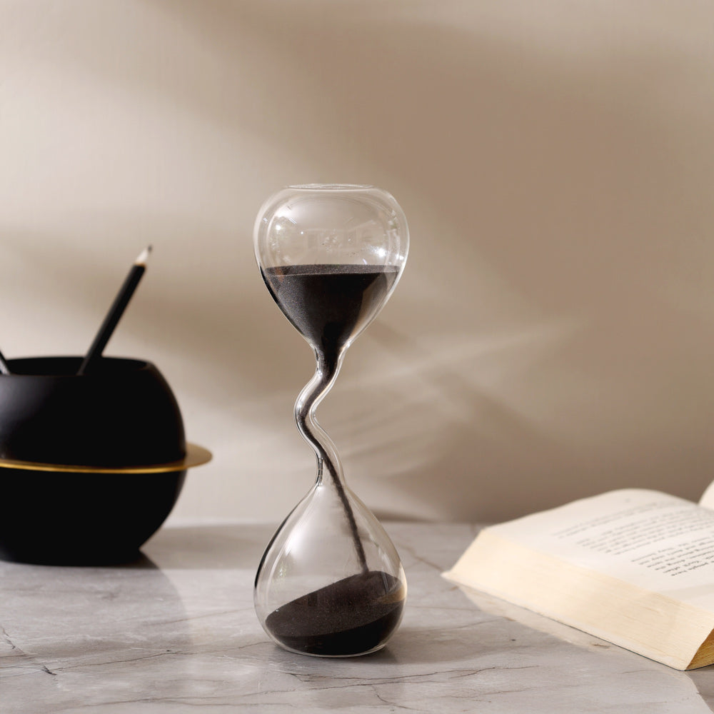 Dali Curved Neck Hourglass Medium - Black