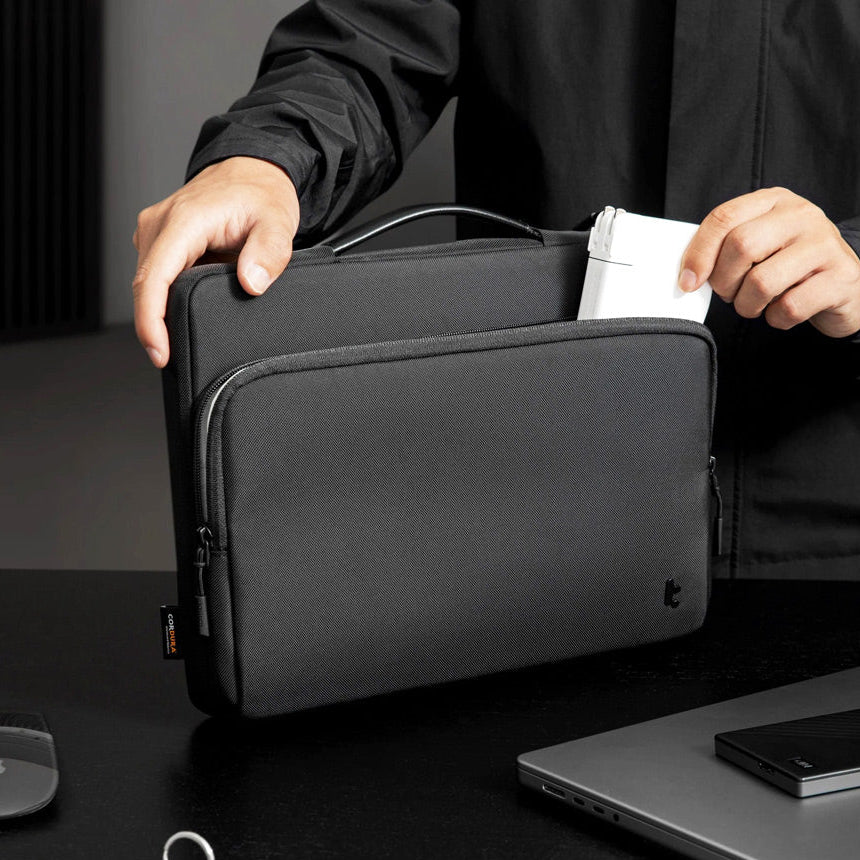 Defender A14 Premium Laptop Briefcase - Black 15 to 16 Inch