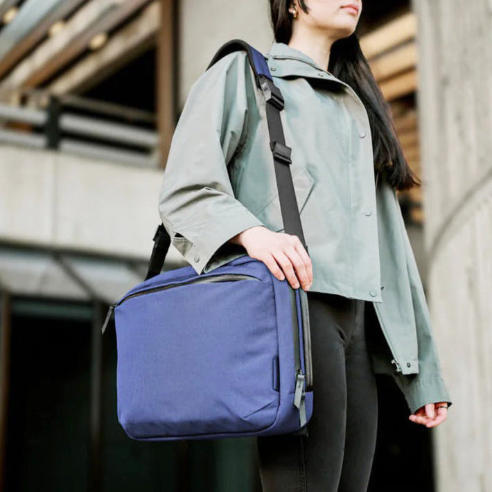 Elements Tech Brief Pro - Axoflux Blue