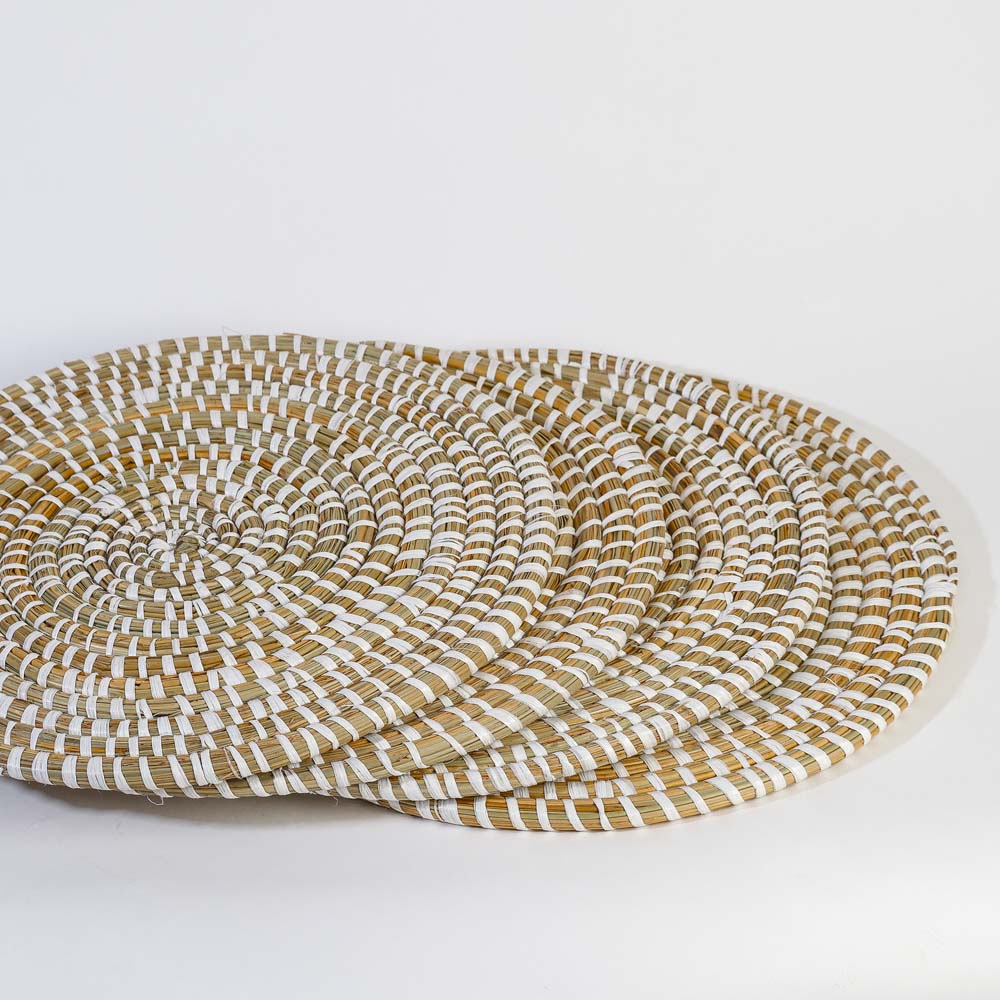 Elio Kaisa Round Placemats Large, Set of 4 - Natural