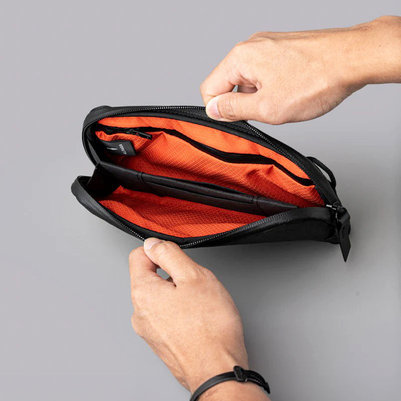 Flight Pouch - Black VX42