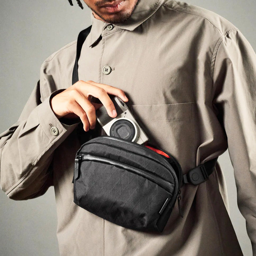 Flight Sling Bag 1L - Black VX42