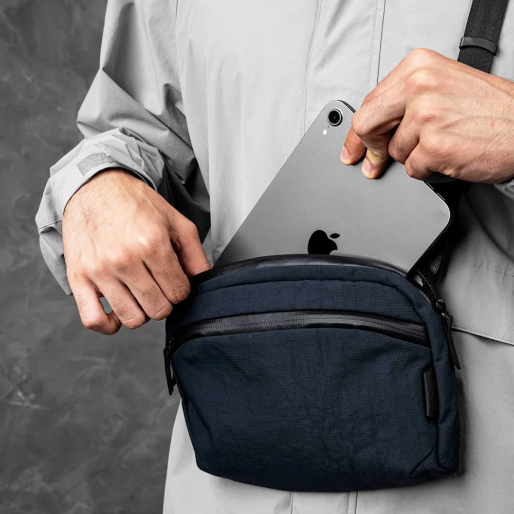 Flight Sling Bag 2L - Axoflux Moonlight Blue & Grey