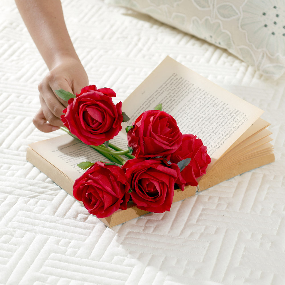 French Roses Faux Bunch Short - Red