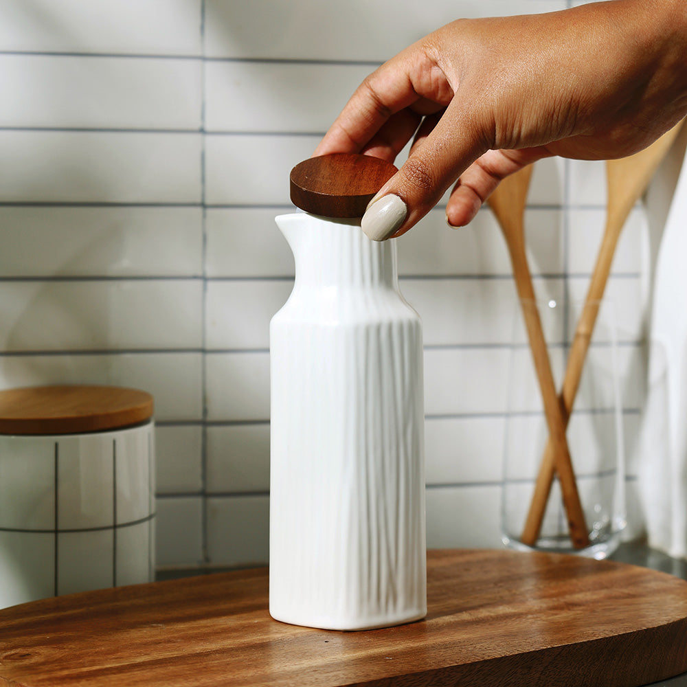 Lines Ceramic Oil Bottle - White