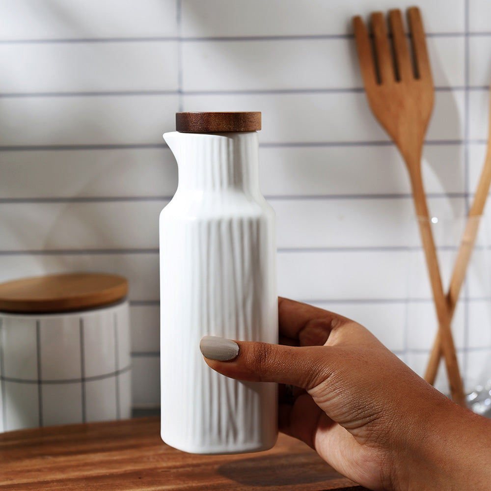 Lines Ceramic Oil Bottle - White