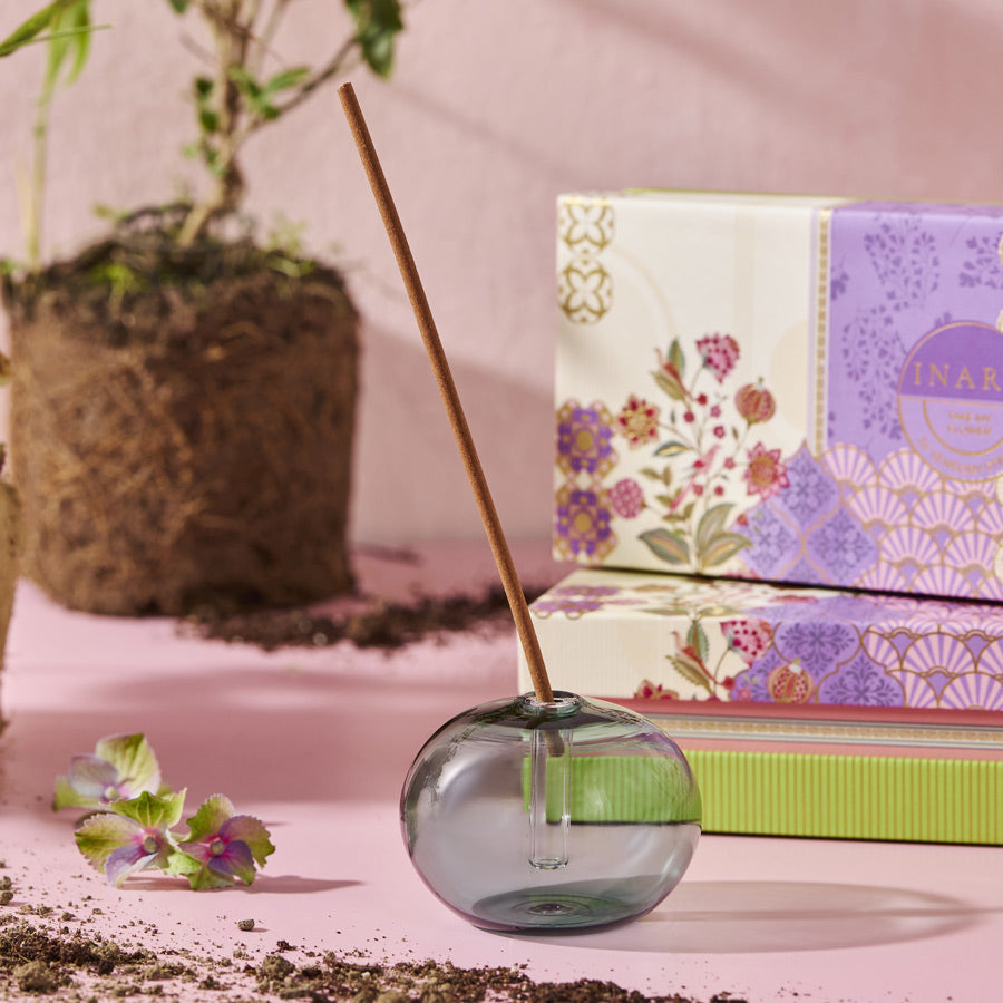 Incense Sticks with Holder - Cedarwood & Musk
