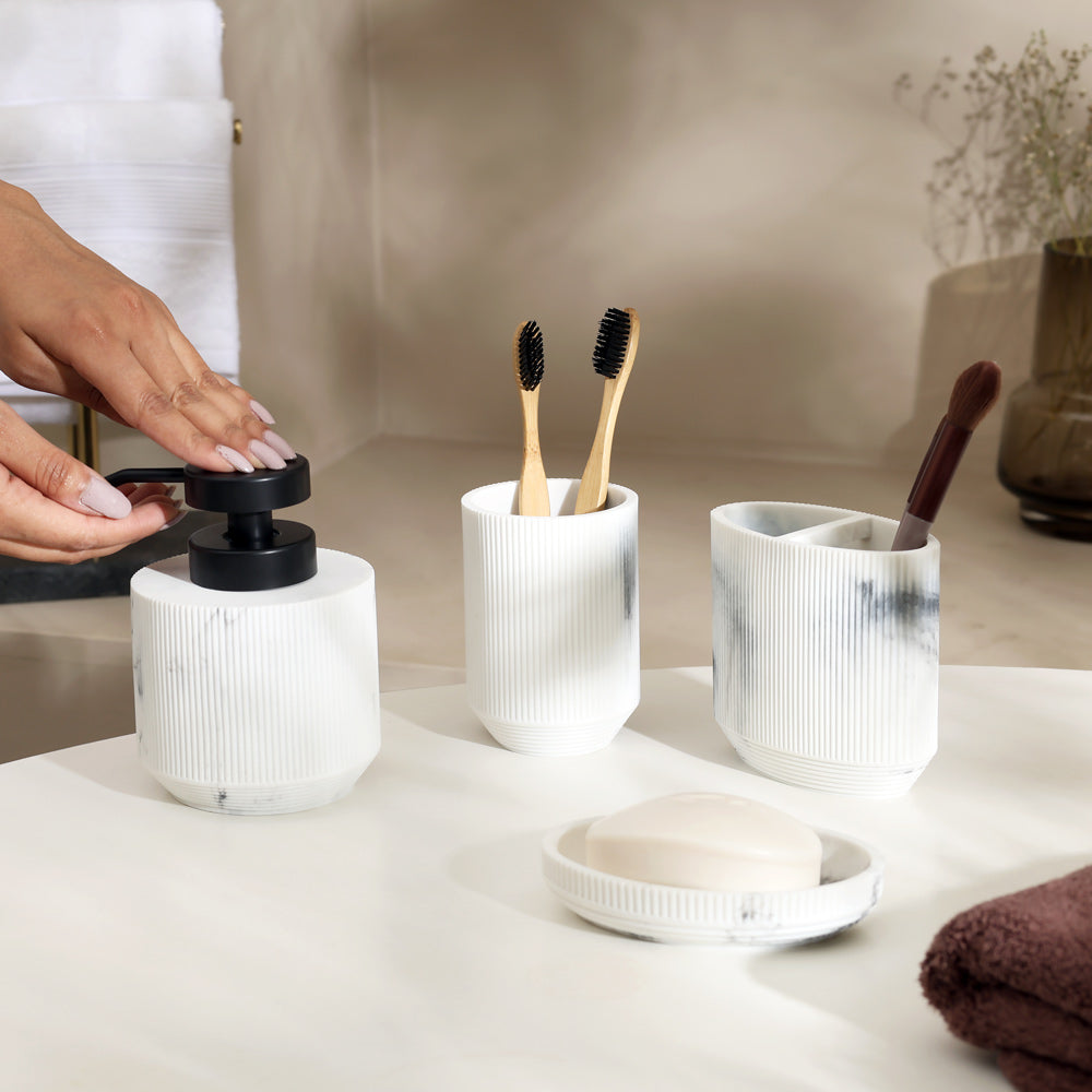 Klar 4-piece Bathroom Set - Marbled White