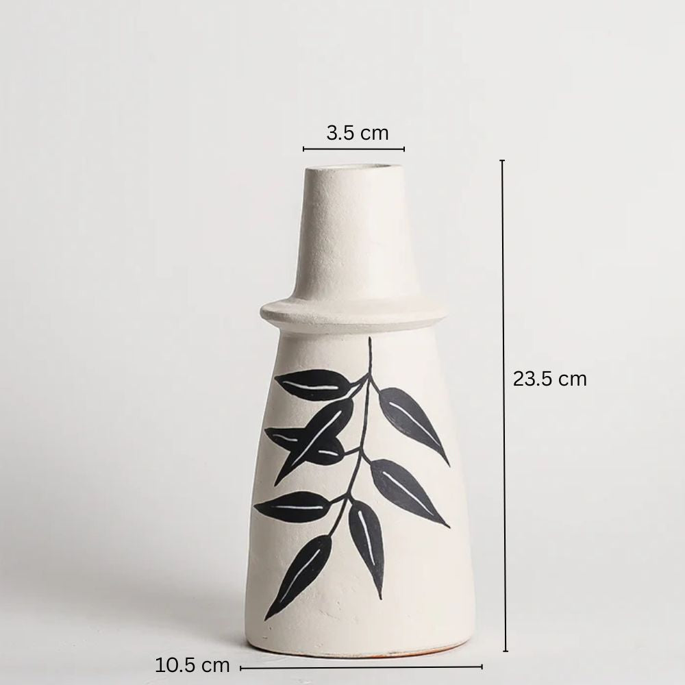 Leaf Terracotta Vase Medium - Ivory Black