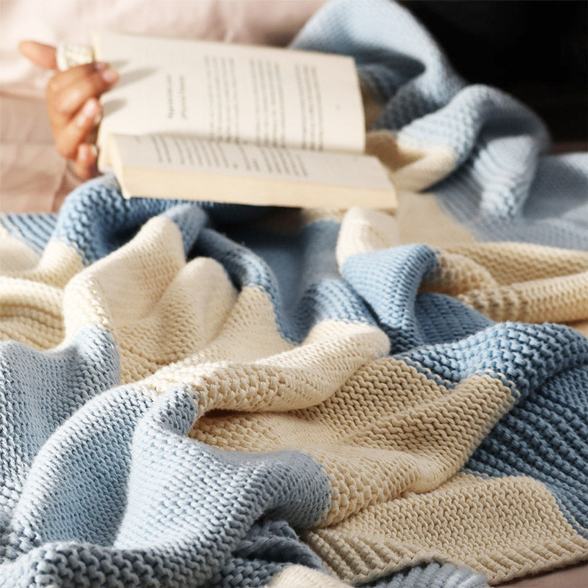 Sven Knitted Throw - Blue White