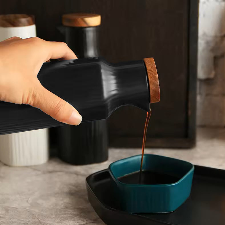 Lines Ceramic Oil Bottle - Black