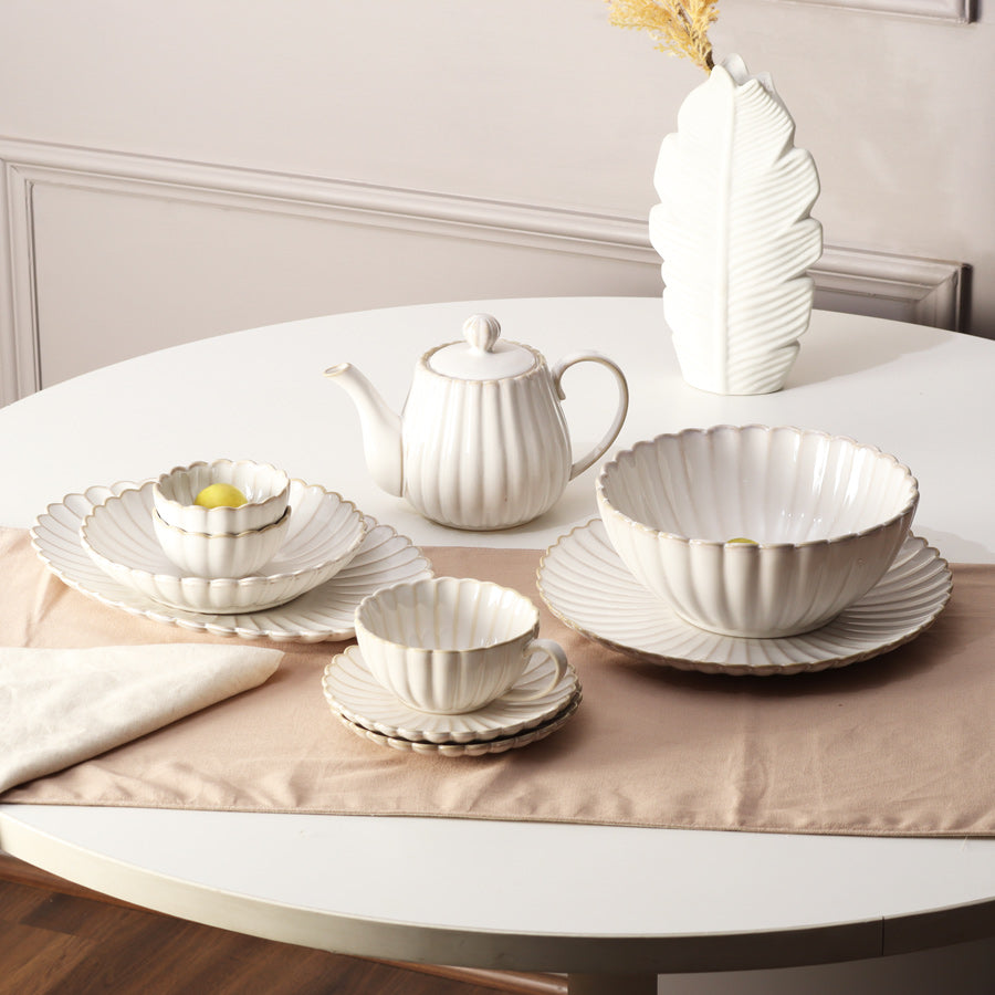 Scallop Ceramic Tea Pot 650ml - Ivory