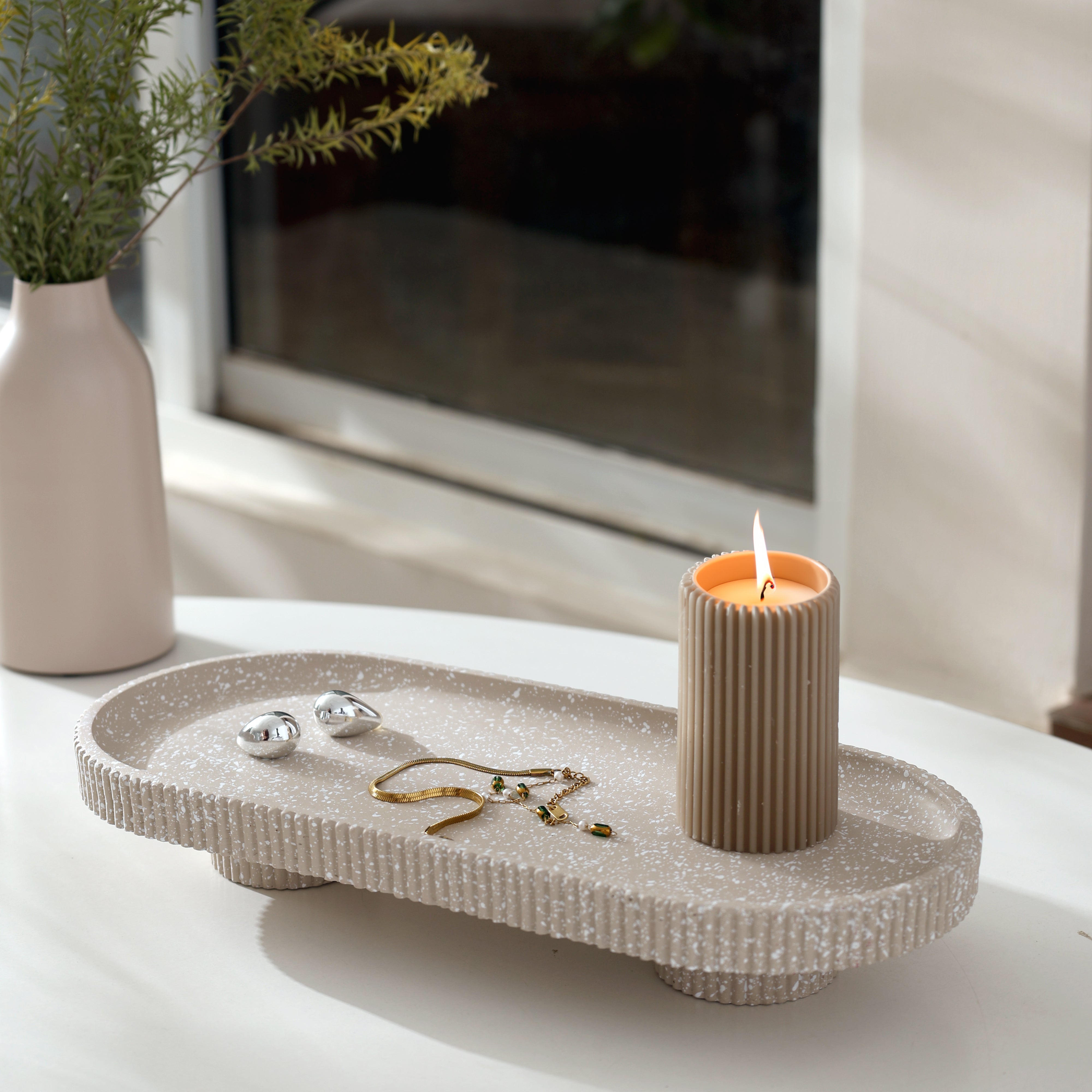 Lines Oval Elevated Tray Medium - Speckled Taupe