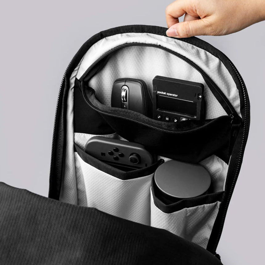 Metro Backpack Pro 24L - Axoflux Black 400D