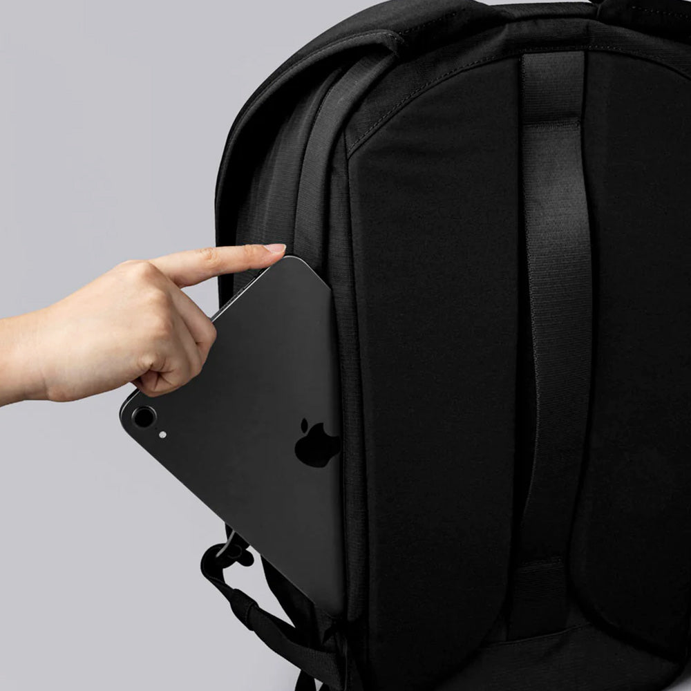 Metro Backpack Pro 24L - Axoflux Black 400D