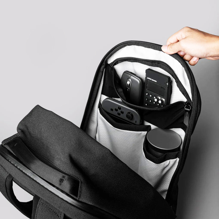 Metro Backpack Pro 24L - Axoflux Black