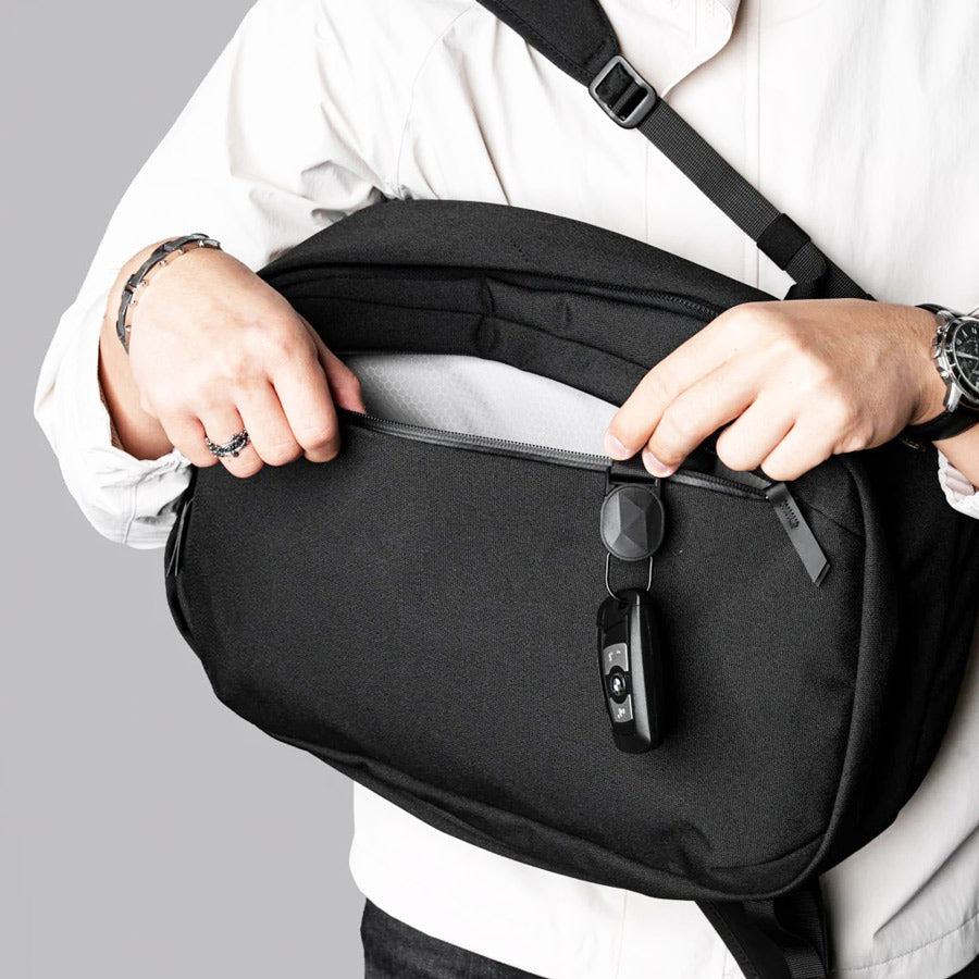 Metro Backpack Pro 24L - Axoflux Black