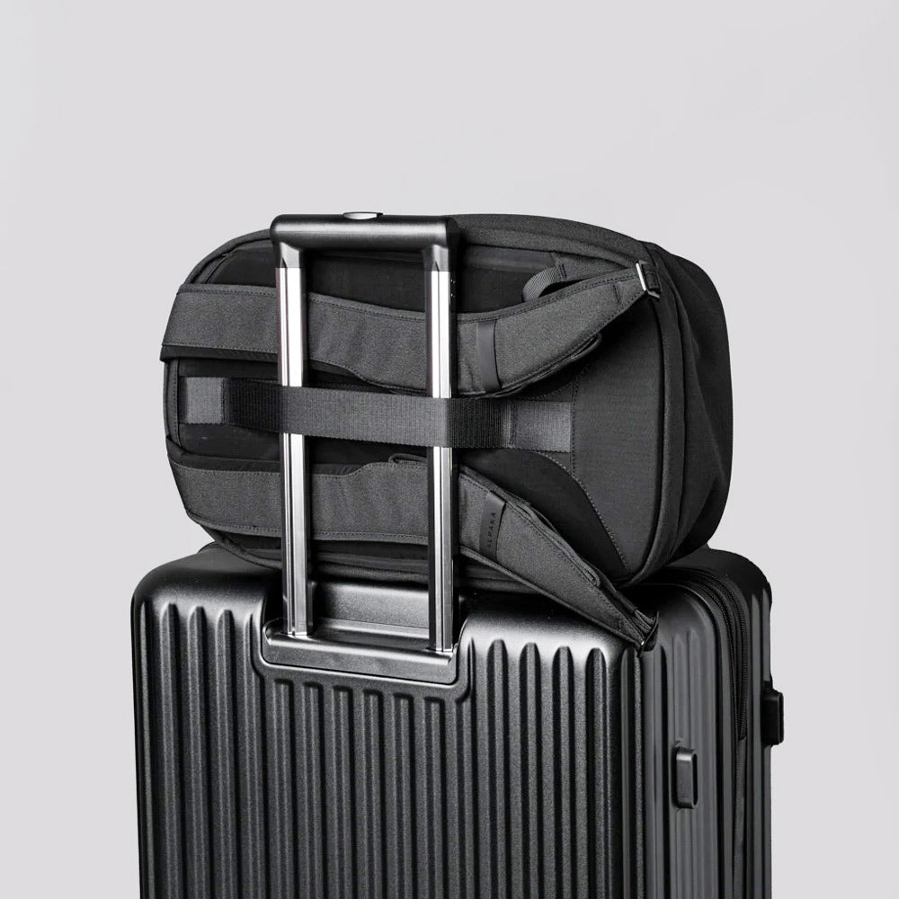 Metro Backpack Pro 24L - Axoflux Black