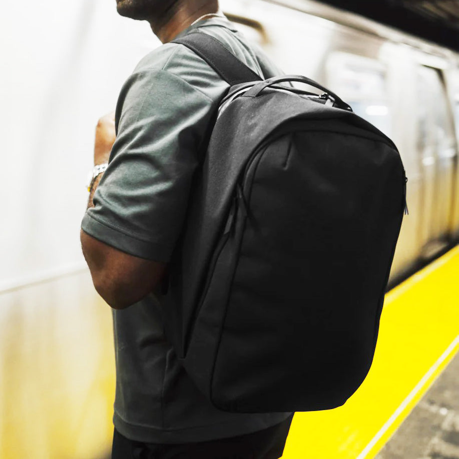 Metro Backpack Pro 24L - Axoflux Black