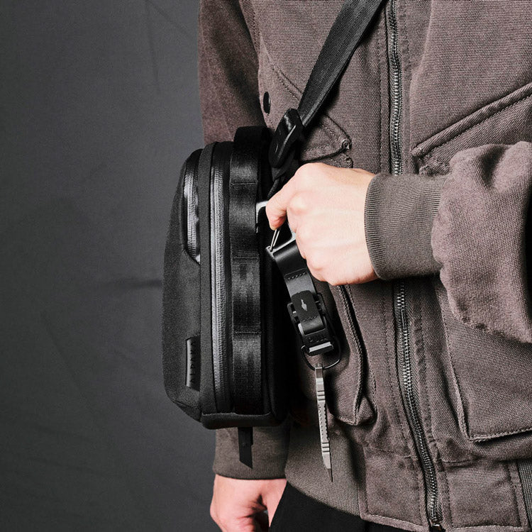Metro Sling Bag V2 - Axoflux Black