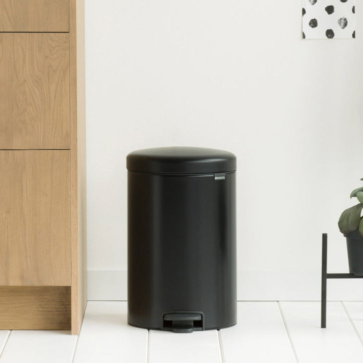 NewIcon Pedal Bin 20L - Matte Black