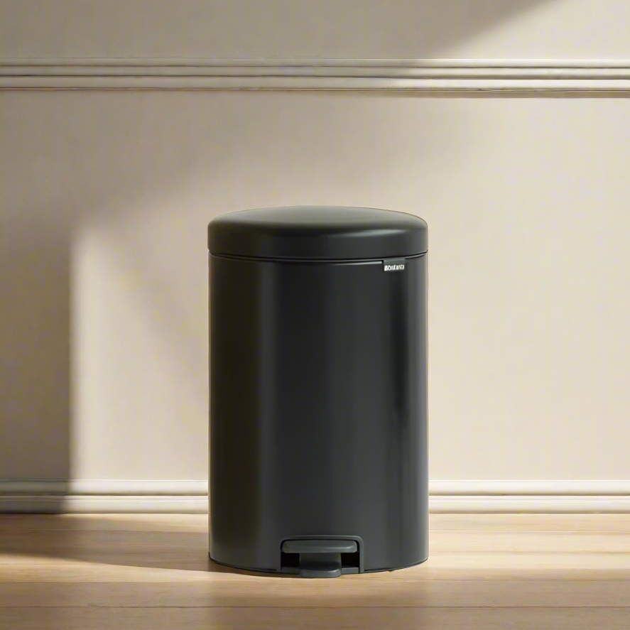 NewIcon Pedal Bin 20L - Matte Black