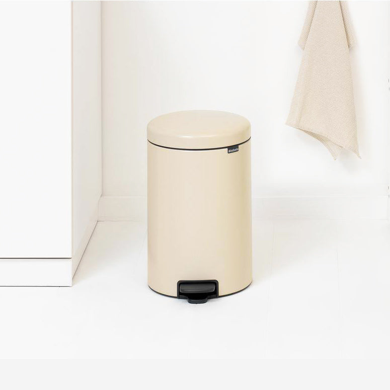 NewIcon Pedal Bin 20L - Soft Beige