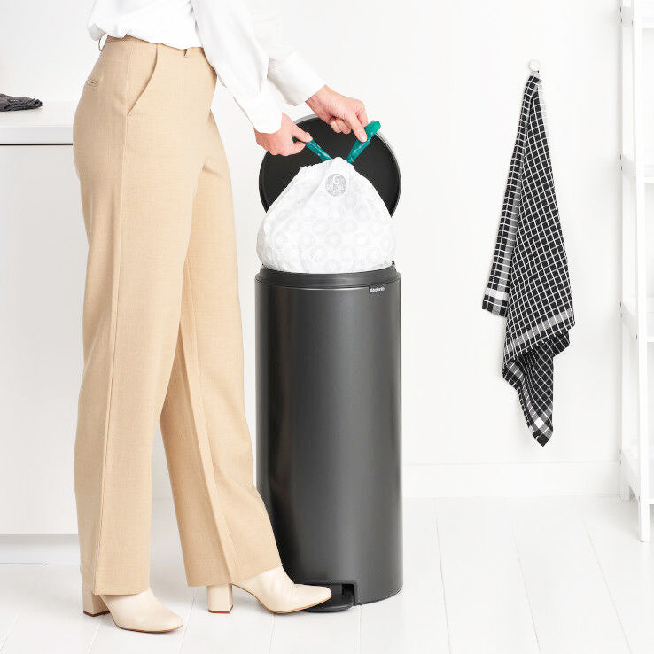 NewIcon Pedal Bin 30L - Confident Grey