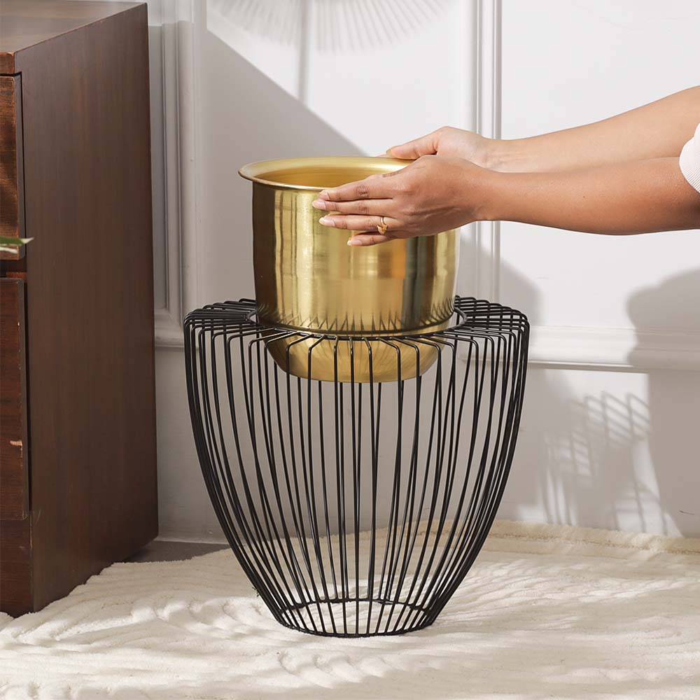 Petro Gold Planter with Black Metal Stand