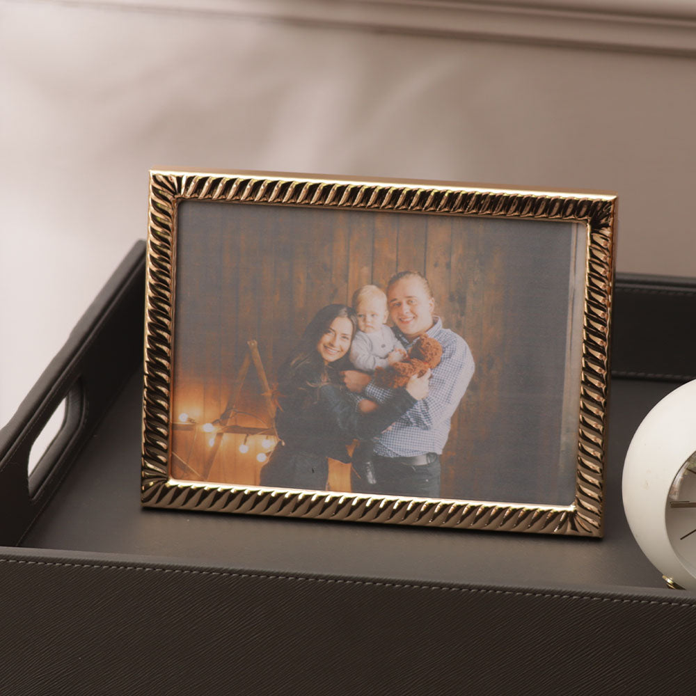 Ruffle Metal Photo Frame Large - Gold