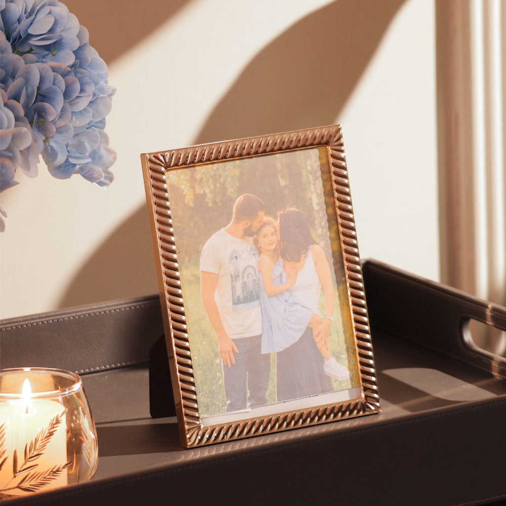 Ruffle Metal Photo Frame Large - Gold