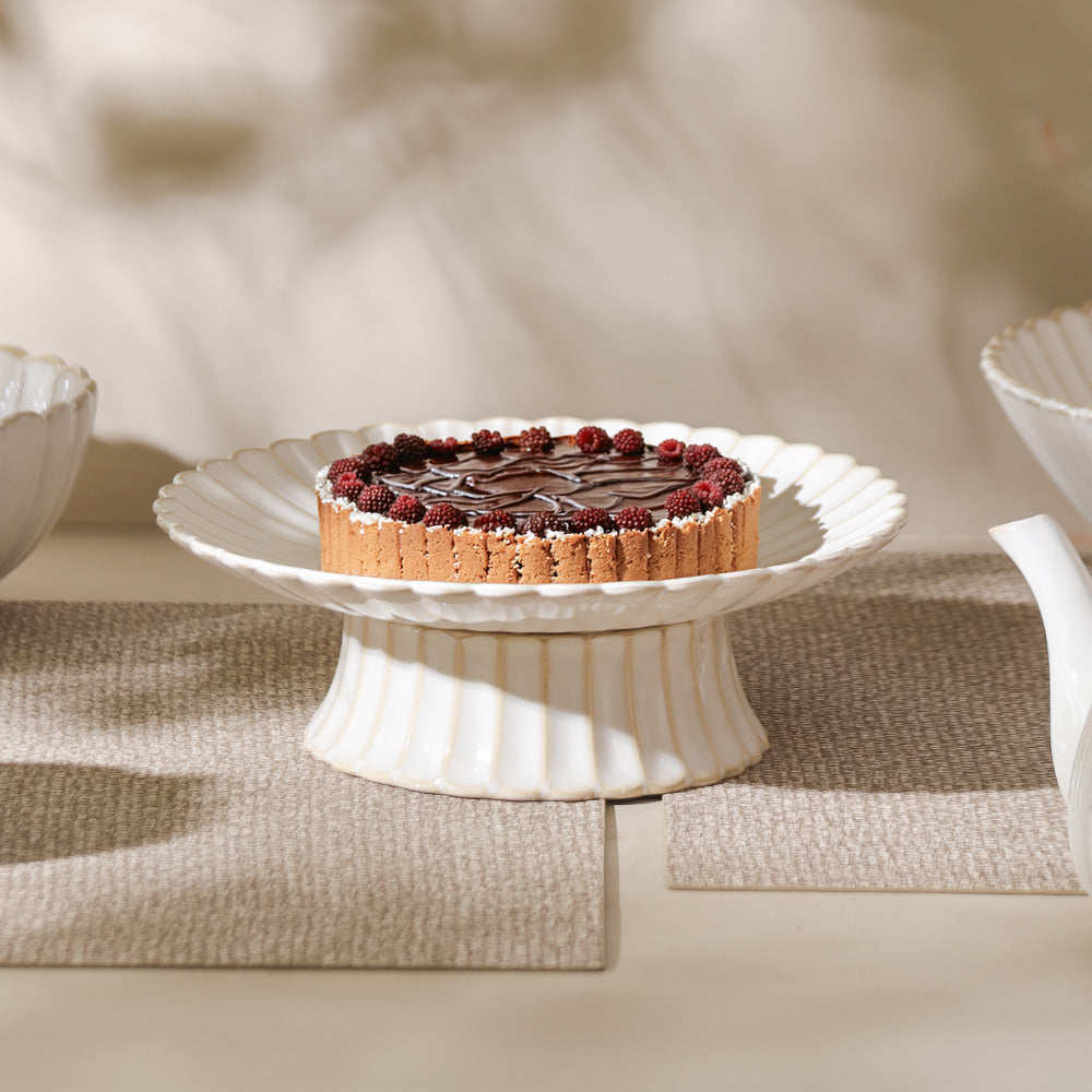 Scallop Elevated Plate - Ivory