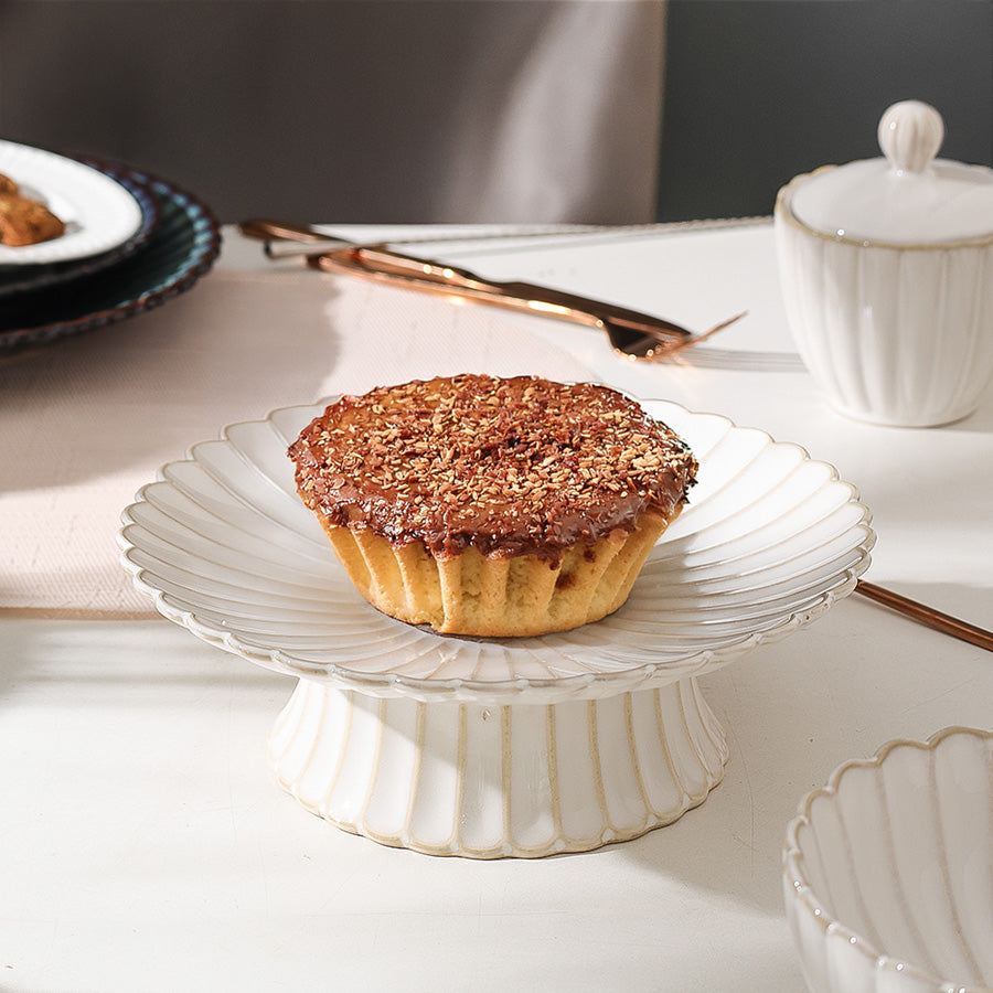 Scallop Elevated Plate - Ivory