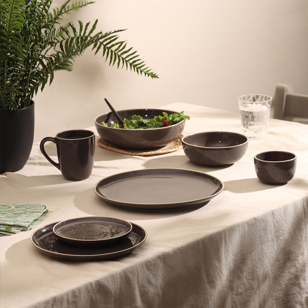 Semana Dinner Plate - Caviar