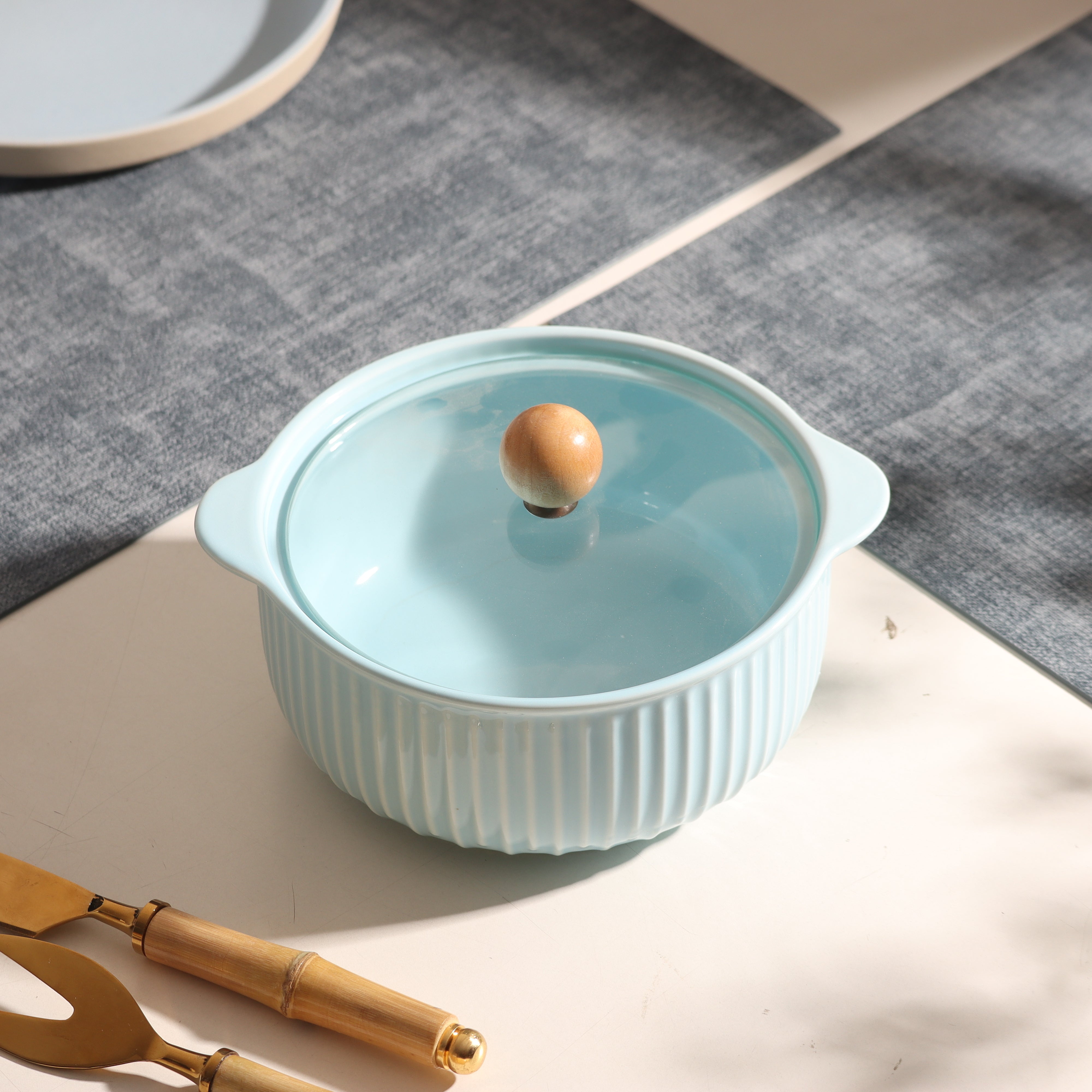 Shire Ceramic Serving Pot with Glass Lid - Sky Blue