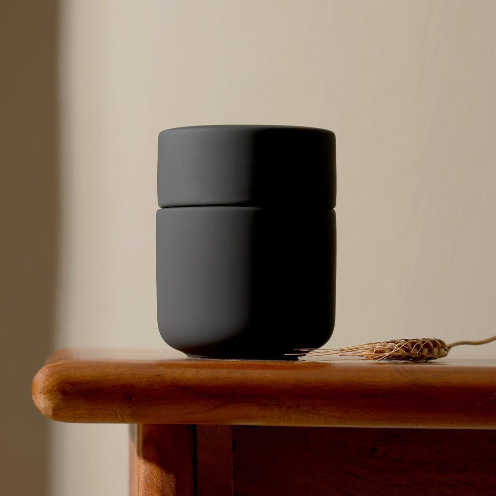 Ume Jar with Lid - Black