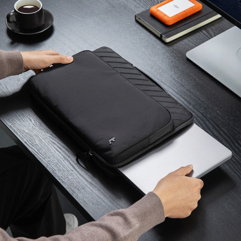 Voyage A24 Laptop Briefcase - Black 14 Inch