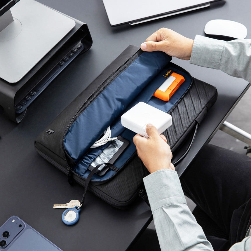 Voyage A24 Laptop Briefcase - Black 14 Inch