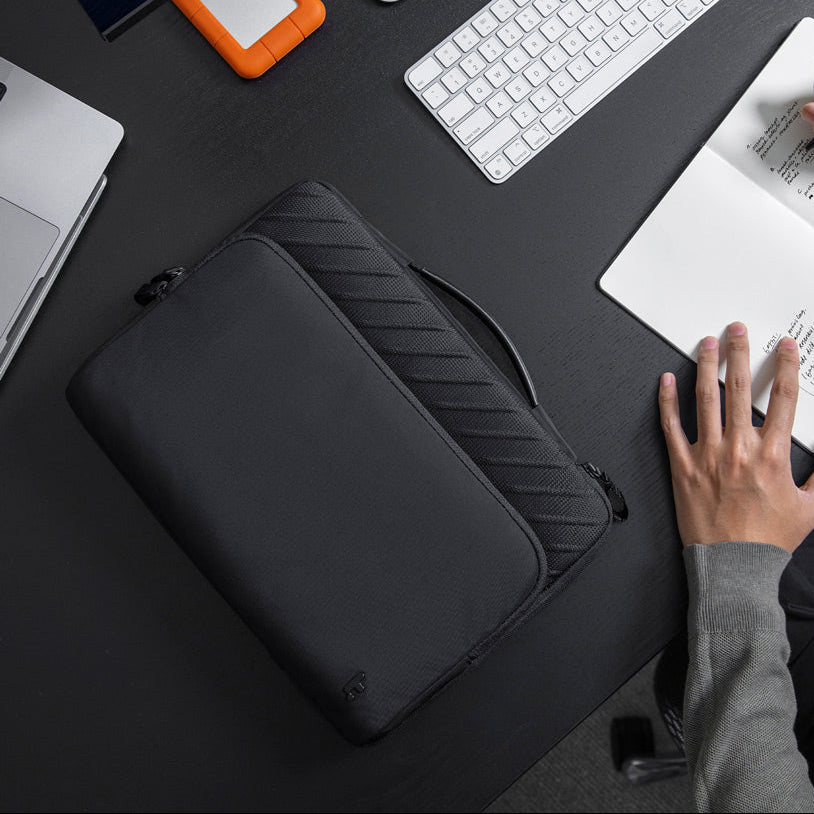 Voyage A24 Laptop Briefcase - Black 16 Inch